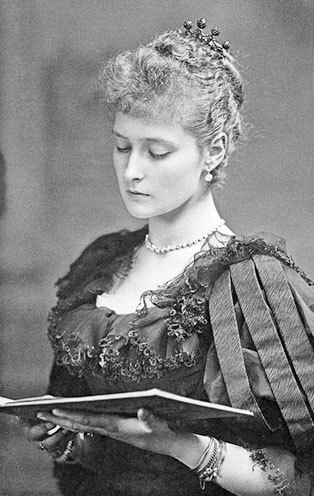 Иллюстрация к книге — 1916. Война и мир [doc2fb_image_02000017.jpg]