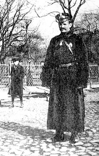 Иллюстрация к книге — 1916. Война и мир [doc2fb_image_02000033.jpg]