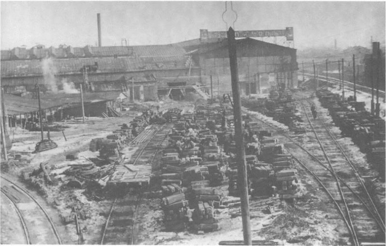 Иллюстрация к книге — Террор и демократия в эпоху Сталина. Социальная динамика репрессий [i_001.jpg]