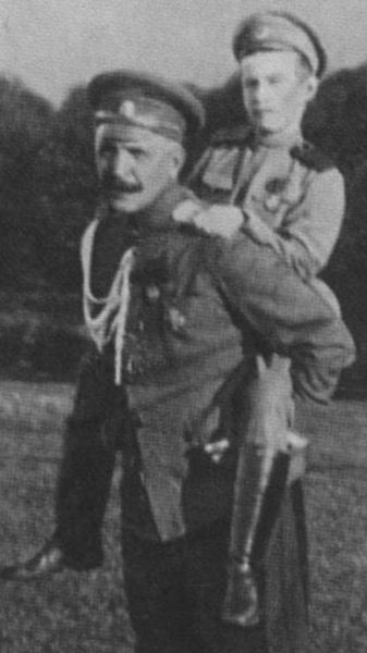 Иллюстрация к книге — Повседневная жизнь российских жандармов [i_072.jpg]