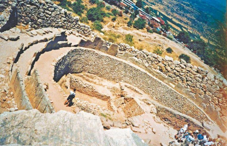 Иллюстрация к книге — Легенды метро и подземелий [i_008.jpg]