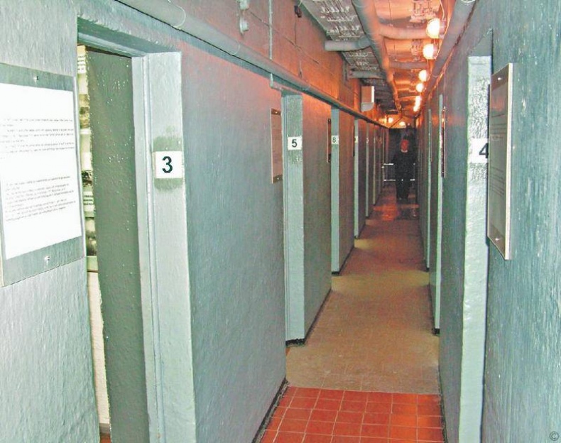 Иллюстрация к книге — Легенды метро и подземелий [i_023.jpg]