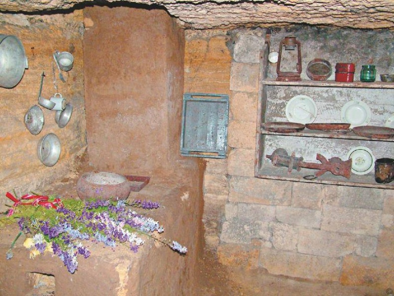 Иллюстрация к книге — Легенды метро и подземелий [i_032.jpg]