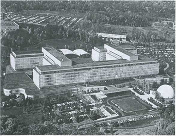 Иллюстрация к книге — Повседневная жизнь ЦРУ. Политическая история 1947-2007 [i_008.jpg]