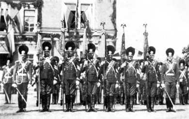 Иллюстрация к книге — Первая мировая война 1914-1918. Кавалерия Российской Императорской Гвардии. Униформа. Вооружение. Организация [i_005.jpg]