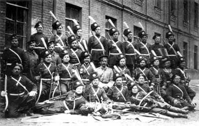 Иллюстрация к книге — Первая мировая война 1914-1918. Кавалерия Российской Императорской Гвардии. Униформа. Вооружение. Организация [i_035.jpg]