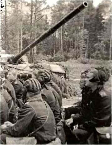 Иллюстрация к книге — Танковый меч страны Советов [i_021.jpg]