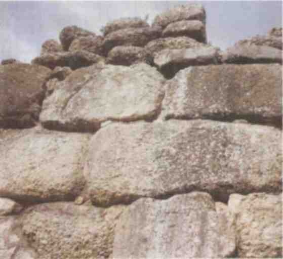 Иллюстрация к книге — Именем Зевса [i_024.jpg]