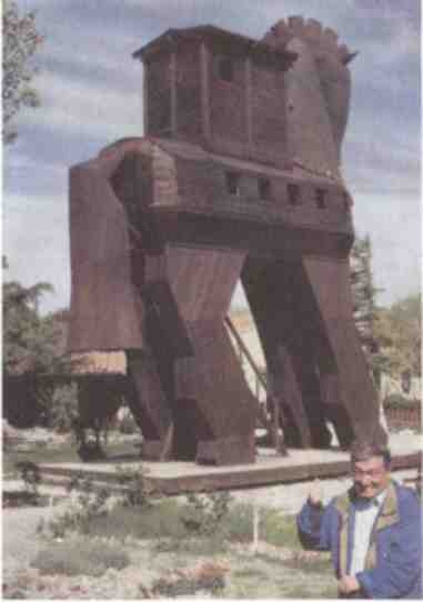 Иллюстрация к книге — Именем Зевса [i_041.jpg]