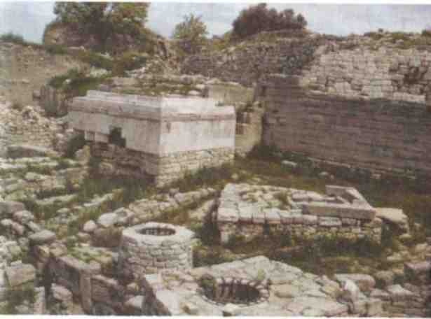 Иллюстрация к книге — Именем Зевса [i_044.jpg]