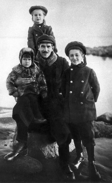 Иллюстрация к книге — Дневник. 1901-1921 [i_015.jpg]