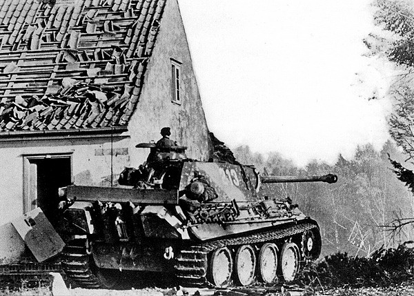 Иллюстрация к книге — Тяжёлый танк «Пантера» [i_054.jpg]