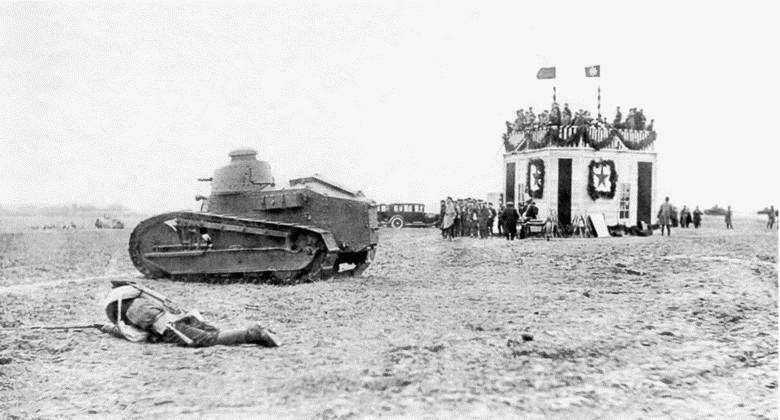 Иллюстрация к книге — Танк № 1 «Рено ФТ-17» [i_080.jpg]