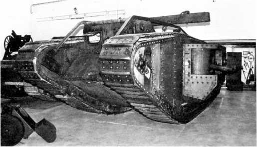 Иллюстрация к книге — Самые первые танки &quot;Дьявол идет!&quot; [i_017.jpg]