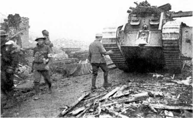 Иллюстрация к книге — Самые первые танки &quot;Дьявол идет!&quot; [i_021.jpg]