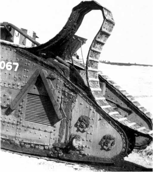 Иллюстрация к книге — Самые первые танки &quot;Дьявол идет!&quot; [i_026.jpg]