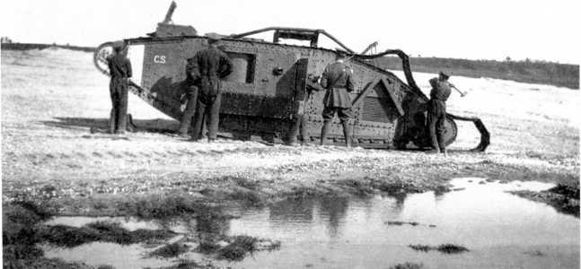 Иллюстрация к книге — Самые первые танки &quot;Дьявол идет!&quot; [i_028.jpg]