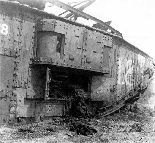 Иллюстрация к книге — Самые первые танки &quot;Дьявол идет!&quot; [i_030.jpg]