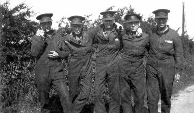 Иллюстрация к книге — Самые первые танки &quot;Дьявол идет!&quot; [i_062.jpg]