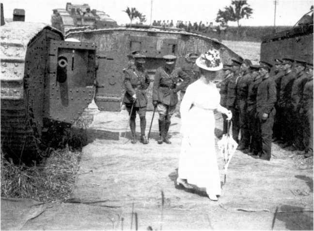 Иллюстрация к книге — Самые первые танки &quot;Дьявол идет!&quot; [i_068.jpg]