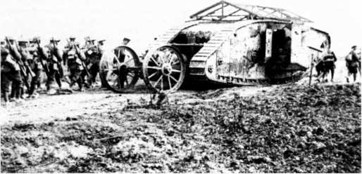 Иллюстрация к книге — Самые первые танки &quot;Дьявол идет!&quot; [i_074.jpg]