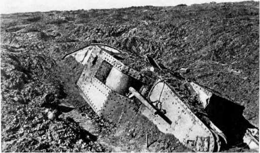 Иллюстрация к книге — Самые первые танки &quot;Дьявол идет!&quot; [i_082.jpg]