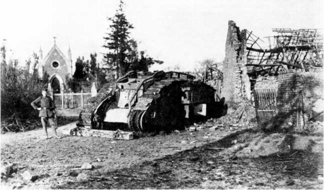 Иллюстрация к книге — Самые первые танки &quot;Дьявол идет!&quot; [i_088.jpg]