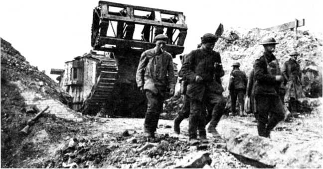 Иллюстрация к книге — Самые первые танки &quot;Дьявол идет!&quot; [i_104.jpg]