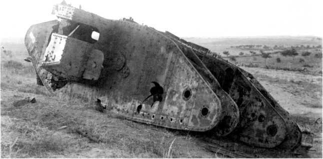 Иллюстрация к книге — Самые первые танки &quot;Дьявол идет!&quot; [i_111.jpg]