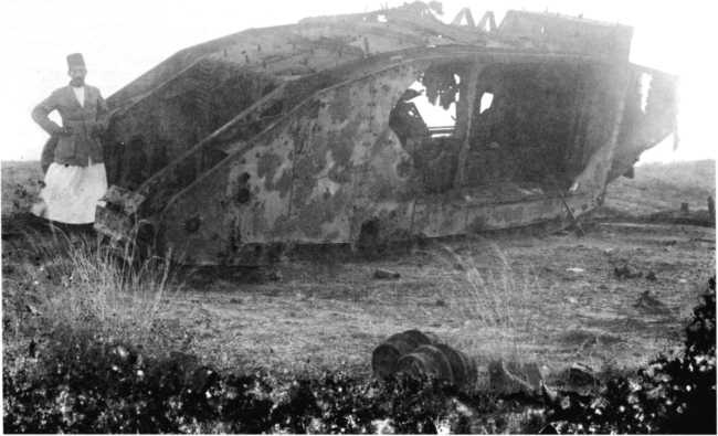 Иллюстрация к книге — Самые первые танки &quot;Дьявол идет!&quot; [i_115.jpg]