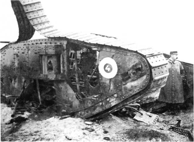 Иллюстрация к книге — Самые первые танки &quot;Дьявол идет!&quot; [i_117.jpg]