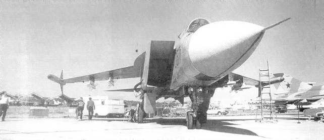 Иллюстрация к книге — МиГ-31. Страж российского неба [pic_54.jpg]