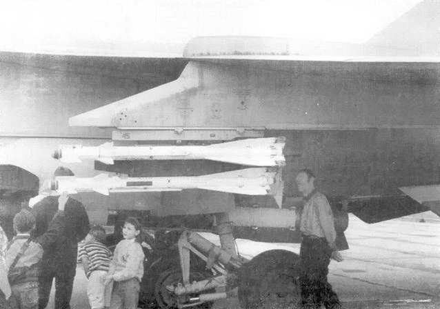 Иллюстрация к книге — МиГ-31. Страж российского неба [pic_72.jpg]