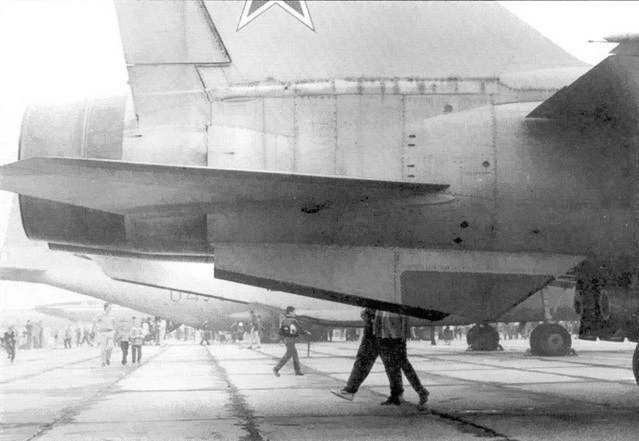 Иллюстрация к книге — МиГ-31. Страж российского неба [pic_97.jpg]