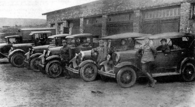 Иллюстрация к книге — Автомобили Красной Армии, 1941–1945 гг. [img_1.jpg]