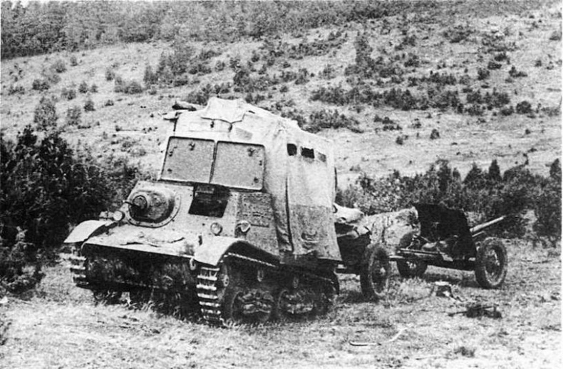 Иллюстрация к книге — Артиллерийские тягачи Красной Армии. Часть 1 [img_10.jpg]