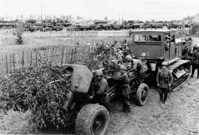 Иллюстрация к книге — Артиллерийские тягачи Красной Армии. Часть 1 [img_55.jpg]