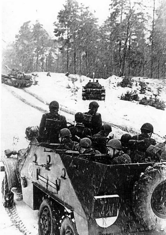 Иллюстрация к книге — Бронетранспортер БТР-152 [img_38.jpg]