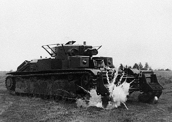 Иллюстрация к книге — Средний танк Т-28 [i_028.jpg]