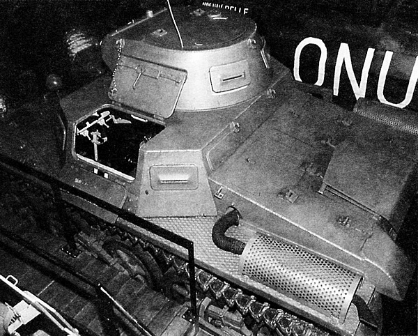 Иллюстрация к книге — Лёгкий танк Panzer I [i_021.jpg]