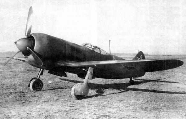 Иллюстрация к книге — Истребитель Ла-9 [i_007.jpg]