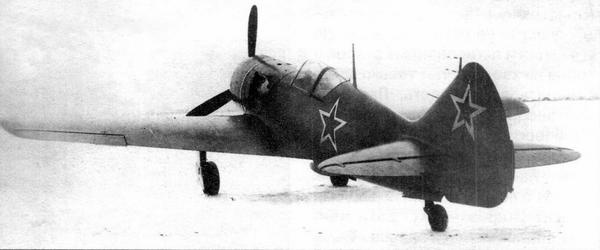 Иллюстрация к книге — Истребитель Ла-9 [i_009.jpg]