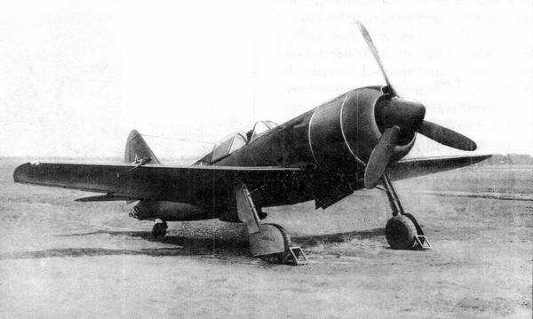 Иллюстрация к книге — Истребитель Ла-9 [i_011.jpg]