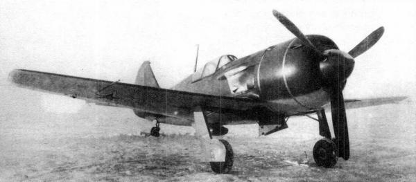 Иллюстрация к книге — Истребитель Ла-9 [i_028.jpg]