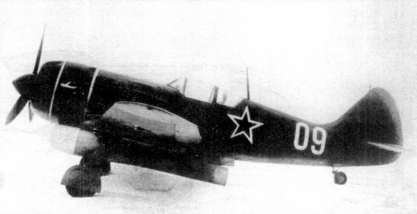 Иллюстрация к книге — Истребитель Ла-9 [i_044.jpg]
