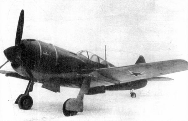 Иллюстрация к книге — Истребитель Ла-9 [i_045.jpg]