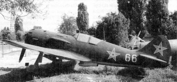 Иллюстрация к книге — Истребитель Ла-9 [i_072.jpg]