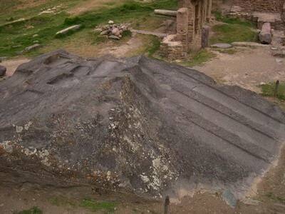 Иллюстрация к книге — Камни Ики. Послание невозможной цивилизации [i_025.jpg]