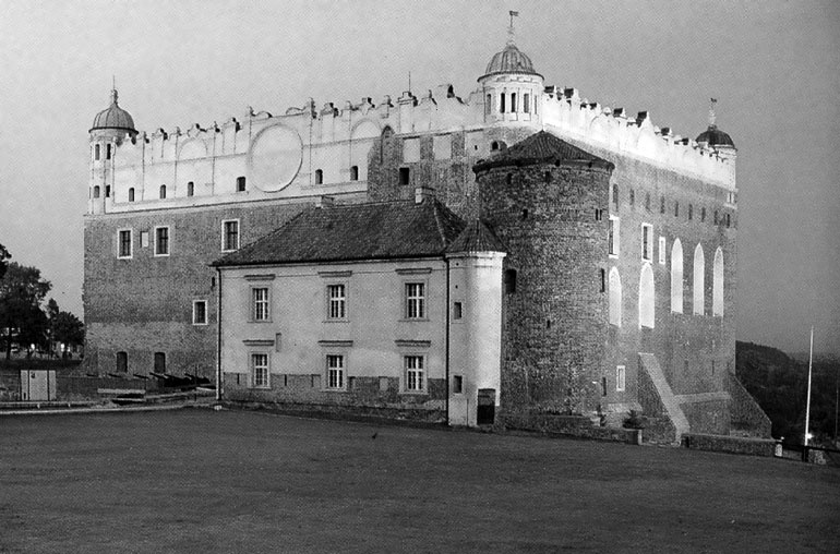 Иллюстрация к книге — Рыцарские ордена в бою [i_210.jpg]