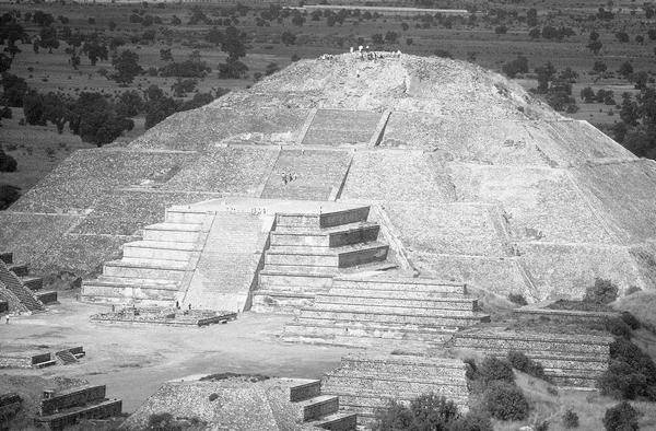 Иллюстрация к книге — Древняя Америка: полет во времени и пространстве. Мезоамерика [i_015.jpg]